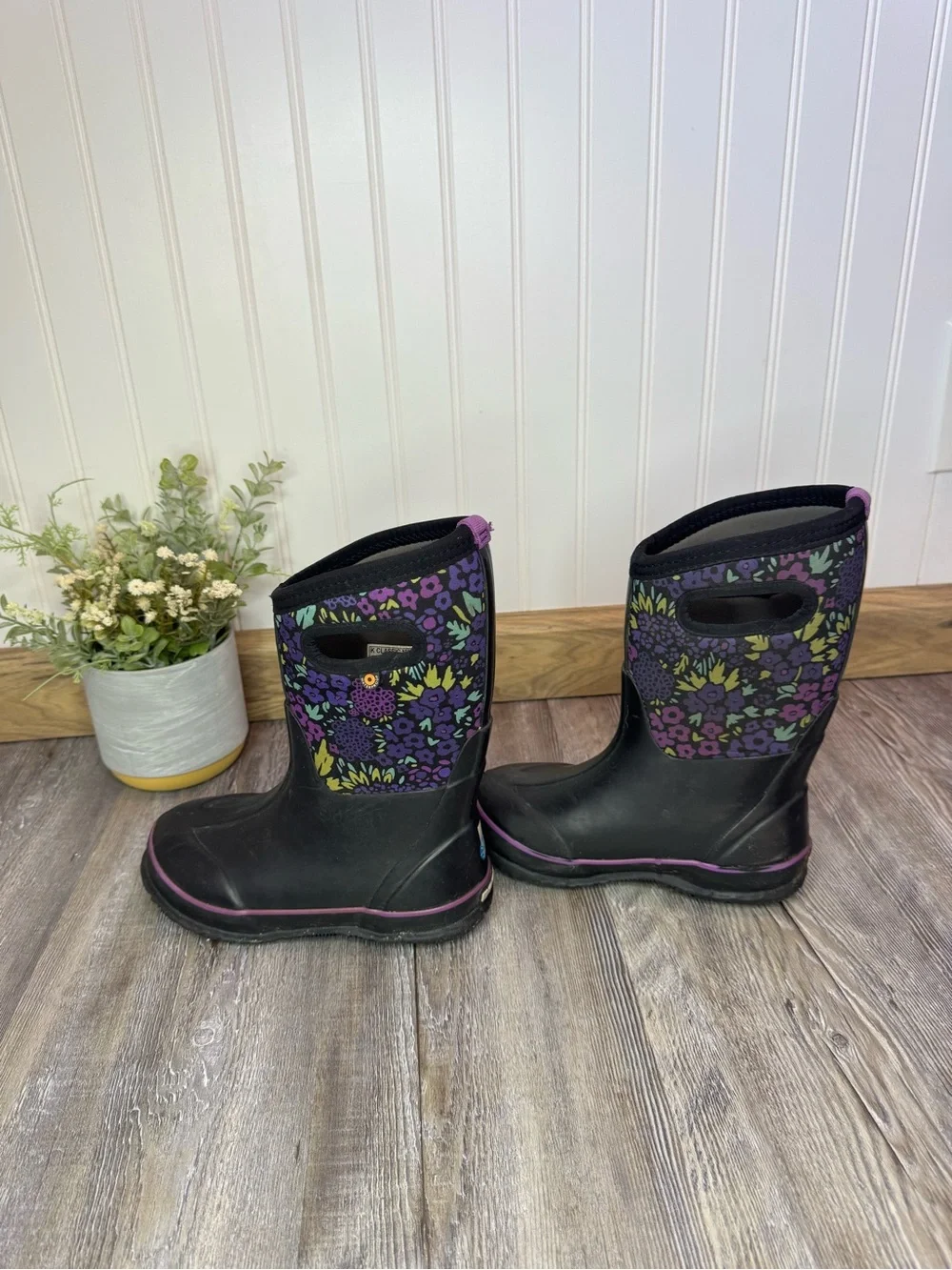 Kids Bogs Classic NW Garden Floral Flowers Rubber Winter Spring Boots Youth 1